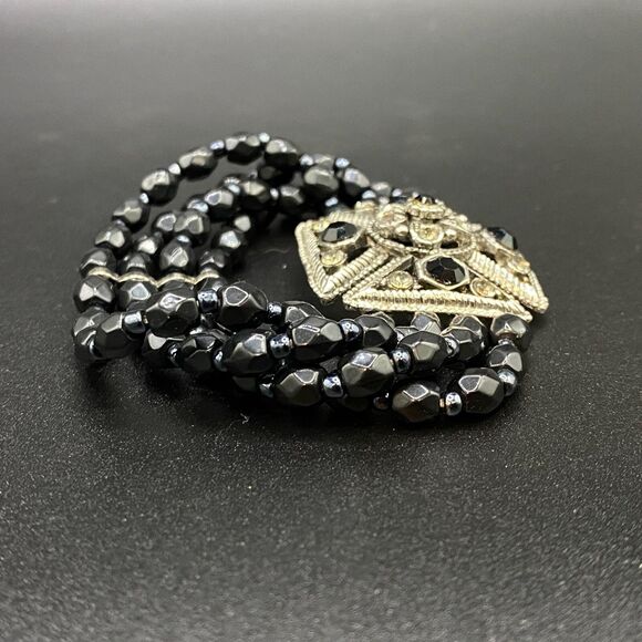 Art Deco Style Maltese Iron Cross Crystal & Plastic Bead Stretch Bracelet - Picture 4 of 5